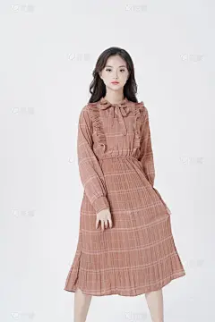 服饰系列实景模特穿着豆沙色长袖长裙格子LYQ_27.豆沙色 长裙格子 _IMG_2357