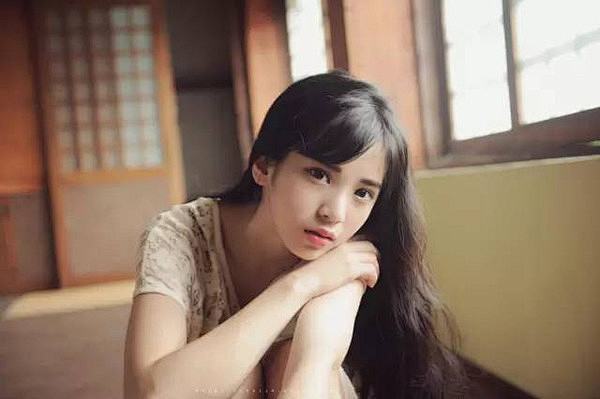 重庆18岁女大学生嫁给一个47岁的千万富...