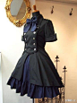 military Lolita——军装风lolita洋装，也被称为军lo，是一种融入了军装元素的帅气中性风格，主要借鉴近现代以来的欧美军装制式。
#lolita#服装设计 #时装设计细节# ​​​​