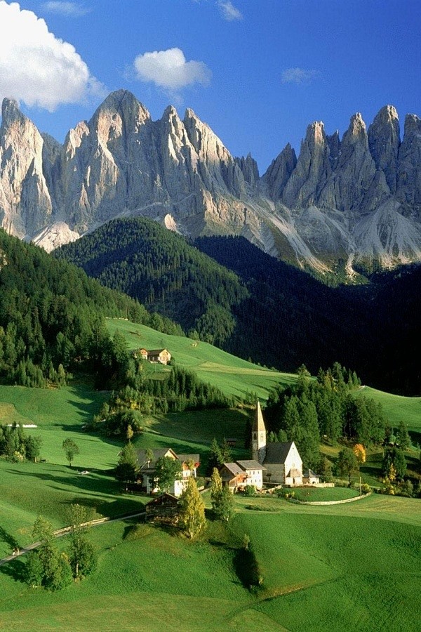 意大利Dolomites。