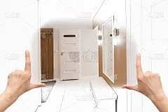 女性手框架定制的前厅设计。