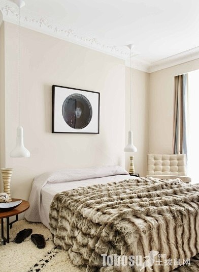 最新欧式小户型卧室装修效果图—土拨鼠装饰...