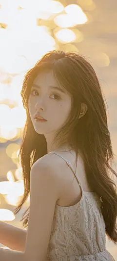 彭十六 小可爱美女回眸全屏高清手机壁纸