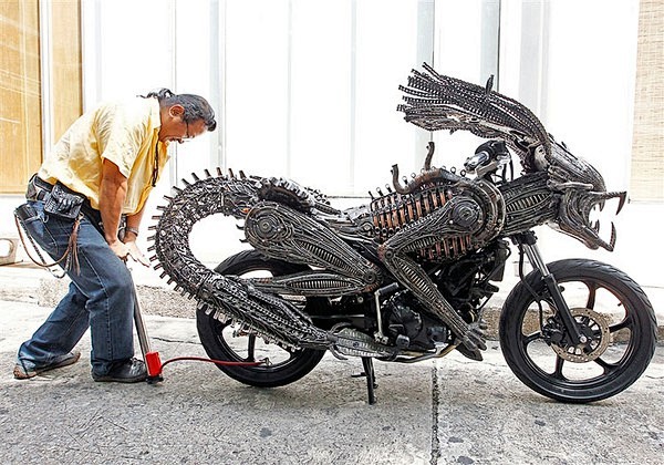 Alien Motorcycle - S...
