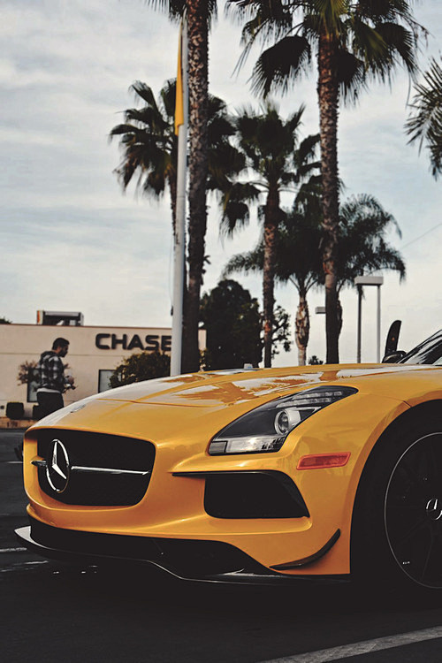 Mercedes-Benz SLS AM...