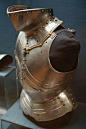 Cuirass & bevor, part of a garniture by Lorenz Helmschmid for Maximilian I, 1480s, Vienna, KHM Hofjagd- und Rüstkammer.