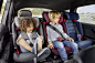 Britax Römer / Child car seat 儿童汽车座椅

其目的是开发一款具有革命性功能的产品——卓越的安全性、舒适性、寿命和时尚外观。这款汽车座椅专为体重9-18公斤的儿童设计，采用5点式安全带。对于大一点的孩子来说，汽车座椅变成了一个带有深侧保护翼的高靠背助推器。拥有一个新的翻盖和成长功能，父母现在能够无缝地从一个集成的5点安全带到一个高靠背助推器在几个简单的步骤，随着他们的孩子成长。与可调的SICT一起，它提供了优越的侧面碰撞保护。由于采用了新的设计，后排可以并排安装三个座椅。