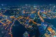 新加坡河和巴东的夜晚