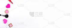 化妆品的背景。网页横幅与复制空间