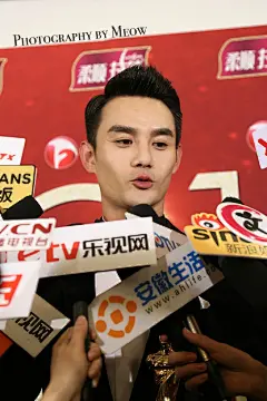 #王凯kkw# #王凯国剧盛典# 移动的表情包par... 来自一只猫爪Meow - 微博