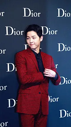 宋仲基香港时装秀手机壁纸