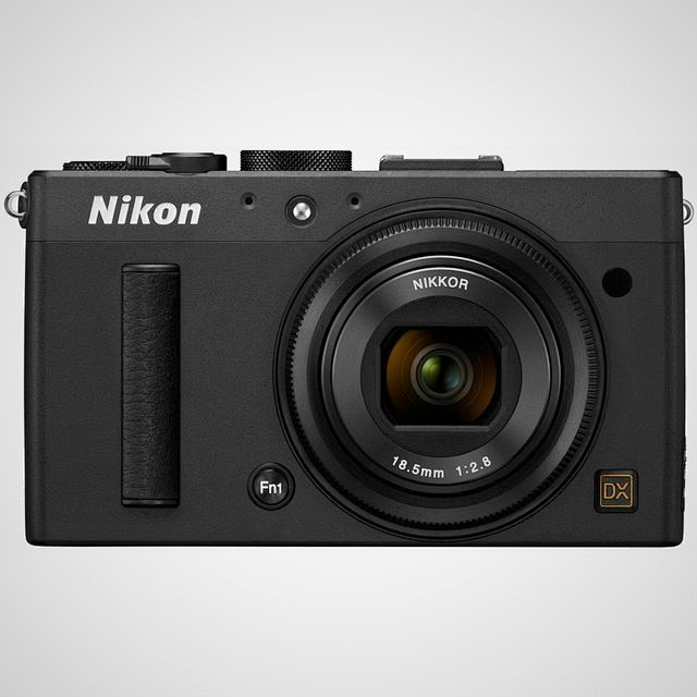  Nikon Coolpix P330 ...