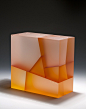 美丽的半透明玻璃雕塑 Translucent Glass Sculptures That Beautifully Fragment Color and Light by Jiyong Lee - 灵感日报 : 来自美国伊利诺伊州（Illinois）卡本代尔（Carbondale）的韩国艺术家Jiyong Lee创作了一组美丽而神器的玻璃艺术作品，其创作灵感来自于对细胞分裂的迷恋。虽然作品的外形都很简单、纯净。但想要创造出内部特有的色彩及光照效果需要经过一系列复杂的工艺才能实现……