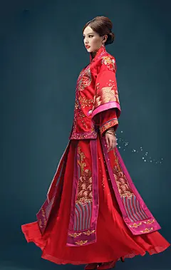 你是否也想尝试一下这样富含中国元素的古装来一把浪漫的穿越呢？呵呵哒~~【推荐课程】从零开始学插画O原画梦官网