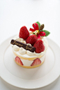 草莓奶油小蛋糕 B162