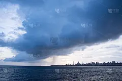 孟买阿拉伯海季风云和强降雨。