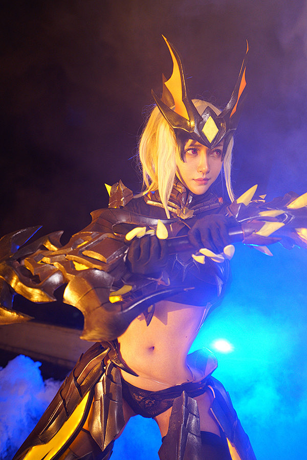 王者荣耀花木兰水晶猎龙者cosplay半次元第一中文cos绘画小说社区