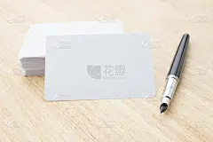 空白名片和笔