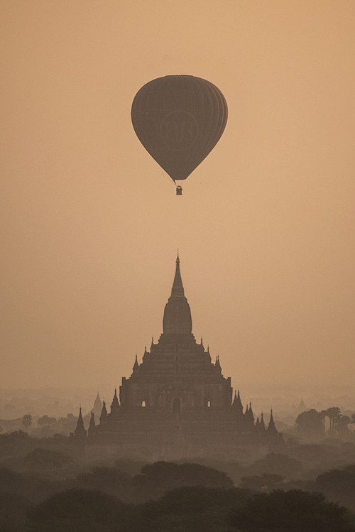Sunrise in Bagan