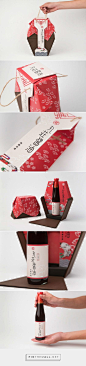 丸莊醬油 soy sauce packaging designed by Han-Ching Huang - http://www.packagingoftheworld.com/2016/01/soy-sauce-packaging.html: 