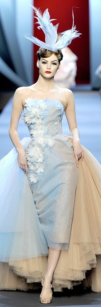 Christian Dior ~ | E...