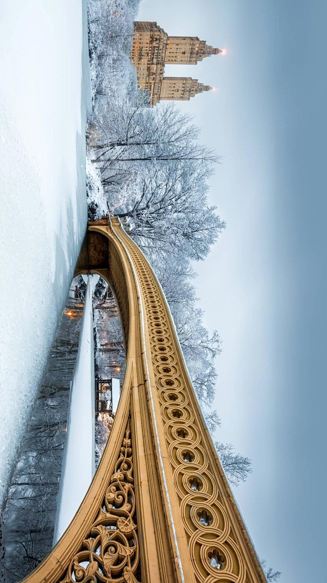中央公园的弓桥，美国纽约市 (© Ult...