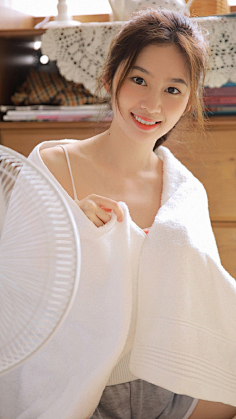 吊带美女丰胸翘臀诱人私房照42北棠枝花采集到少女の私房雨伞外的陌生