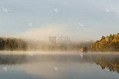 早晨,雾,轻的,水,天空,水平画幅,曙暮光,偏远的,户外,戏剧性的天空