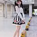 小智图说-穿白色衫和黑白条纹裙的可爱女孩，扎两个马尾辫很美！-今日头条