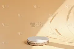 一个圆形的石头舞台，米色背景，在构图的中心位置。空的化妆品陈列柜。有植物小穗和阳光的抽象阴影。