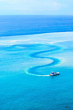 心旷神怡大海蓝