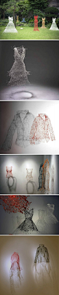 这些是仅仅用铁丝完成的生动而轻盈的晚装雕塑，泡沫一般的悬浮着，看不见衣服的主人，但这些衣服却仿佛是活的。| 韩国艺术家Keysook Geum。