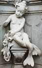 Marble fountain attributed to Rudolf Weyr (1847-1914), a leading Viennese sculptor of the late nineteenth century.