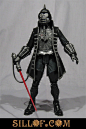 Darth Vader

我去掉了Vader身上的日本武士元素，因为在电影中Tarkin称其为“Lord Vader”，这给了我设计的灵感

我想让他具有东欧或者德国军官的感觉，就好像电影中所表现出的那样

我没有使用那武士风格的头盔，而是以普鲁士的尖顶盔为原型，并且用氧气面罩取代了原先的维生装置，铜锈感觉的胸甲则是向原作的胸甲致敬

他的光剑同样连接着动力系统