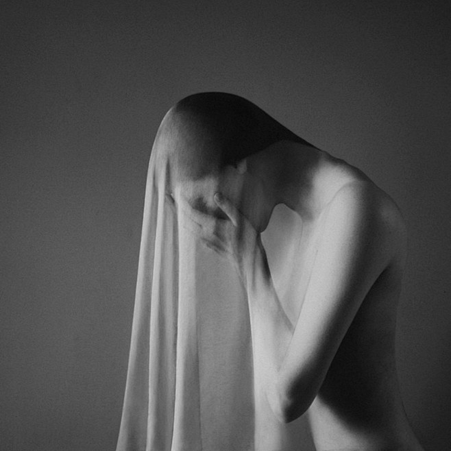 Noell Oszvald :黑白、线条...