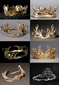 Crowns: 1. Robert Baratheon 2. Joffrey Baratheon and Tommen Baratheon 3. Renly Baratheon 4. Margaery Tyrell 5. Cersei Lannister 6. Joffrey Baratheon 7. Driftwood Crown Euron Greyjoy 8. Cersei Lannister: 