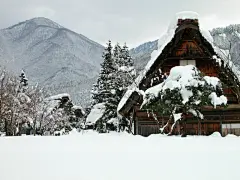 雪山中的梦幻小屋电脑壁纸下载桌面壁纸2