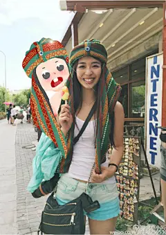 微博★@N妮丫头★告诉我“你一个人”的故事吧~

每个女孩都有一个环游世界的梦，很多人都还在做梦，而你已经在梦想的路上！
#治愈系# #水彩# #头像# #素描# #壁纸##手绘##卡通##女孩##可爱#