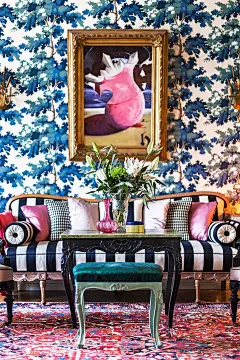 满足新老在柏林。当托马斯·车偶然发现了一个最初的1901年柏林公寓公寓,聽所有原来的细节和功能完整,他知道他是注定要让它自己。德国设计师一直受文化历史,这解释了他的本事聽修复和旧世界的对象和家具。但是,也没有太宝贵了,他使用明亮的聽颜色,大胆的壁纸和古怪的装饰使其感到现代和放松。一个完美的平衡。