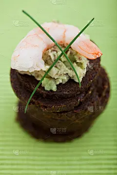 美味的开胃菜，鳄梨酱对虾