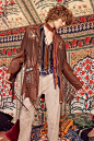 #Fashion Detail#Spring 2017 menswear Roberto Cavalli.本季度的设计灵感来自摇滚与夏日旅行，印第安花纹图案织锦、刺绣束腰外衣、拼接丹宁、流苏皮革外套···多种森系元素运用在这一系列里，即使是男装也深深征服了不少少女心。
