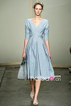 【Donna Karan】从日出到日落，纽约城的诗意色彩！唐娜·凯伦 (Donna Karan) 2013春夏女装秀，海报时尚网第一时间带你亲临2013春夏纽约时装周_海报时尚网