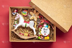 手工制作的爱心包，带有糖果、姜饼的季节礼盒，圣诞节装饰的个性化生态友好篮子，供家人、朋友、女孩感恩节