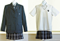 福岡県 沖学園高等学校 制服（图1-3）旧制服（图4-9）
新制服为灰色西服搭配绀黄色格裙，领带设计十分有特色，跟格裙是相映的。
旧制服为灰黑色系，领带、针织背心的设计都酷酷的。
（冲学园高校） ​​​​