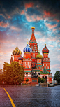 俄罗斯——圣瓦西里大教堂，以九个形态和颜色各异的洋葱头教堂顶闻名于世，堪称克里姆林宫和红场一带的地标建筑。©壹刻传媒