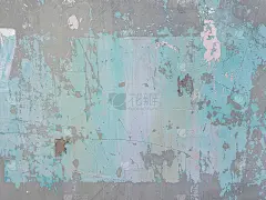 墙壁有划痕和磨损