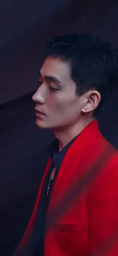 朱一龙时尚休闲霸气男明星壁纸