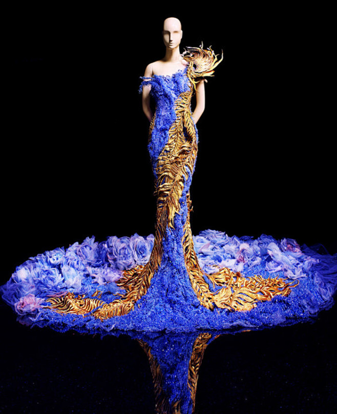 中国设计师郭培2013中国新娘之《龙的故.