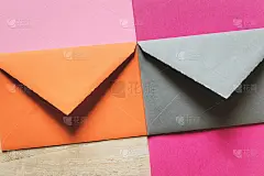彩色的信封和卡片