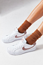 Slide View: 2: Nike Court Royale Sneaker